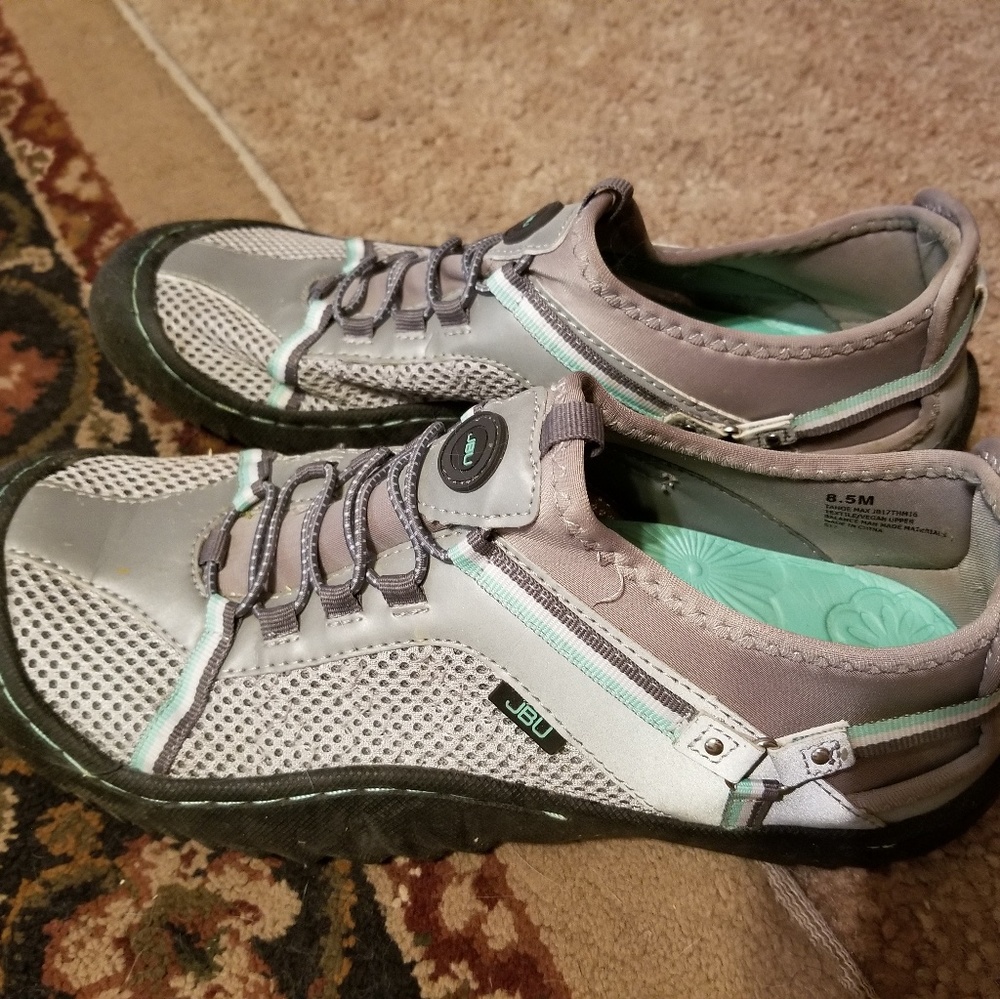 JBU Tahoe memory foam shoes.